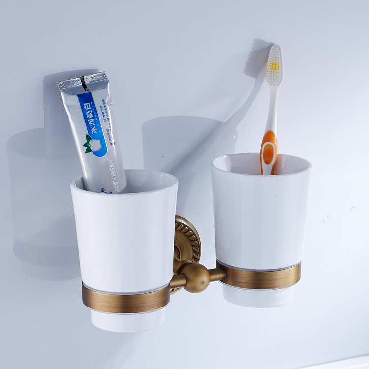 Double tumble holder
