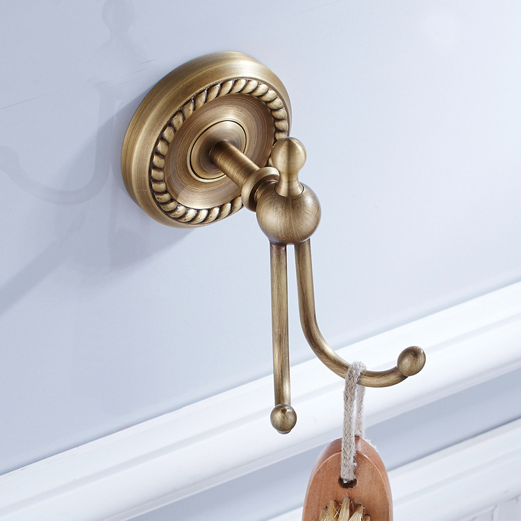 Robe hook