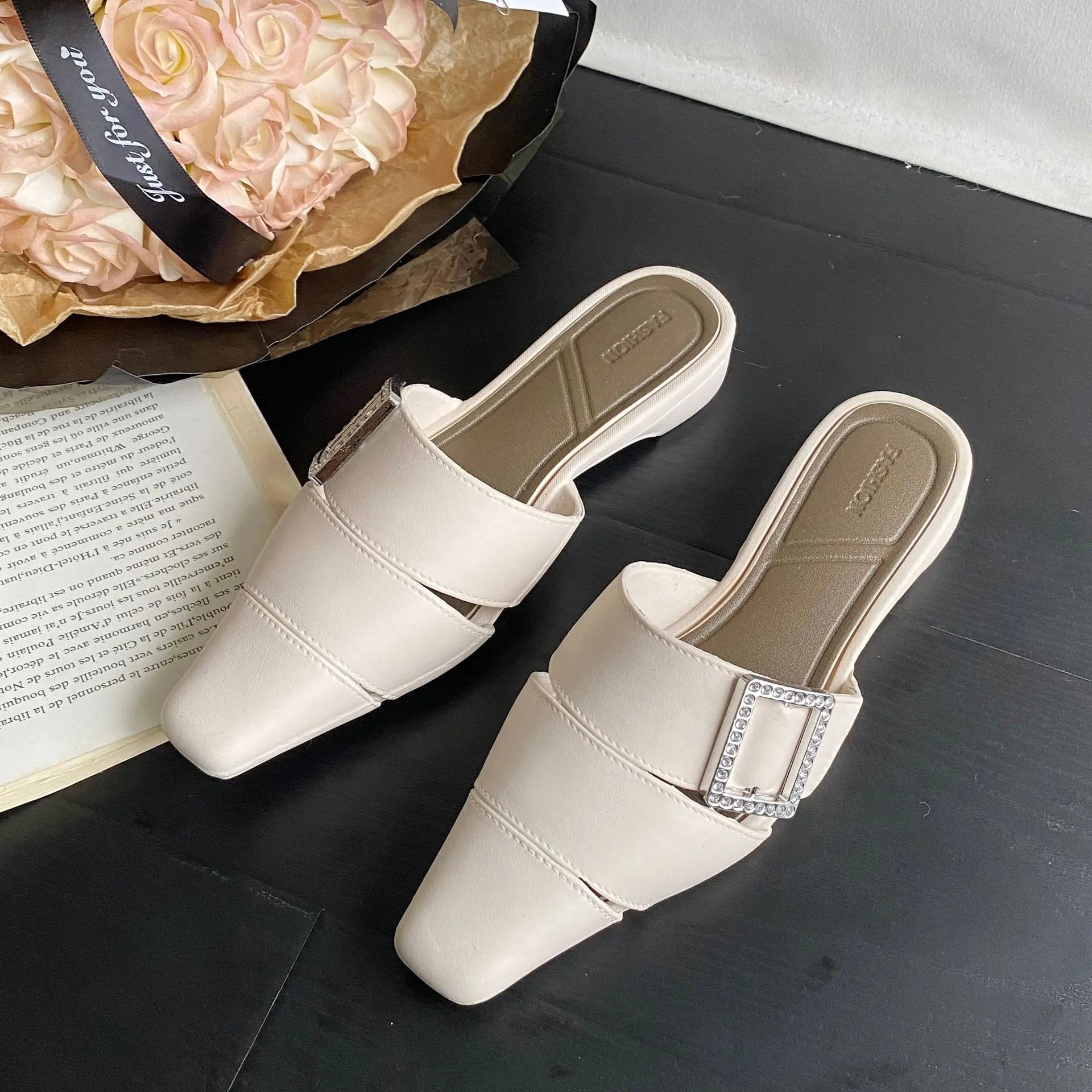 338 pointed toe half slippers White