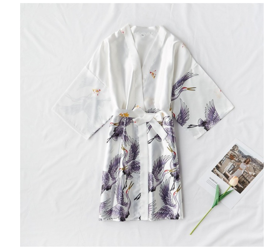 wnite -Robe
